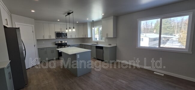 Building Photo - 3854 Glendale Dr