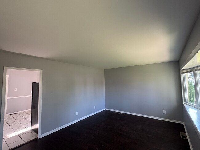 Foto del edificio - 105 Floyd Ln S