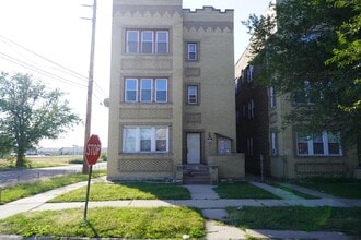 Building Photo - 130 E 13th Ave