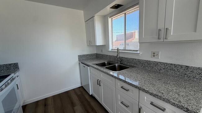 Foto del edificio - 2514 E Andrews Ave