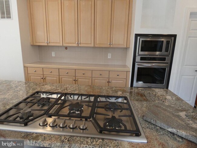 Foto del edificio - 6422 Lake Meadow Dr