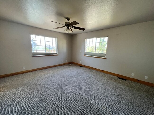 Foto del edificio - BEAUTIFUL Mountain Home