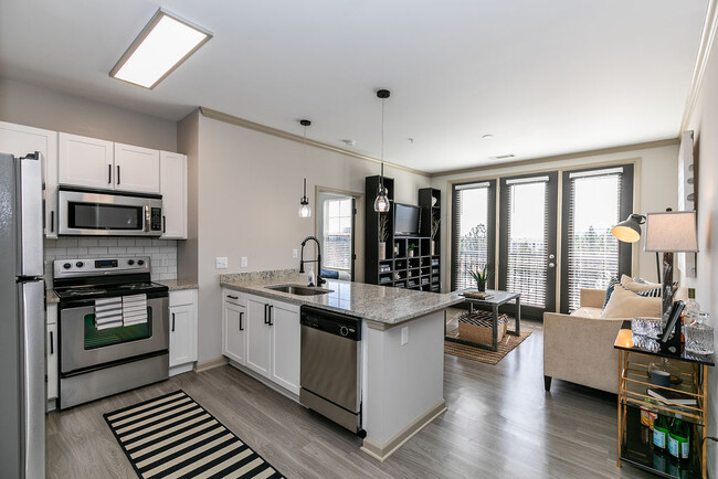 2BR, 2BA - 965SF (Brilliant) - Westmount at Ashwood