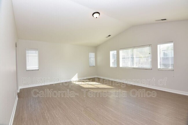 Building Photo - 23626 Applewood Pl