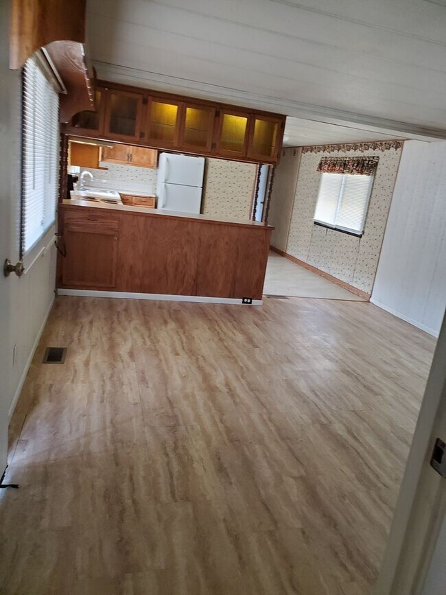Building Photo - Single Wide Manu - Pictures Coming Soon!
