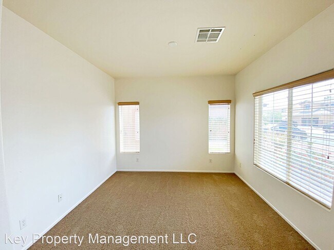 Building Photo - 4 br, 3 bath House - 1962 E Tanner Valley ...