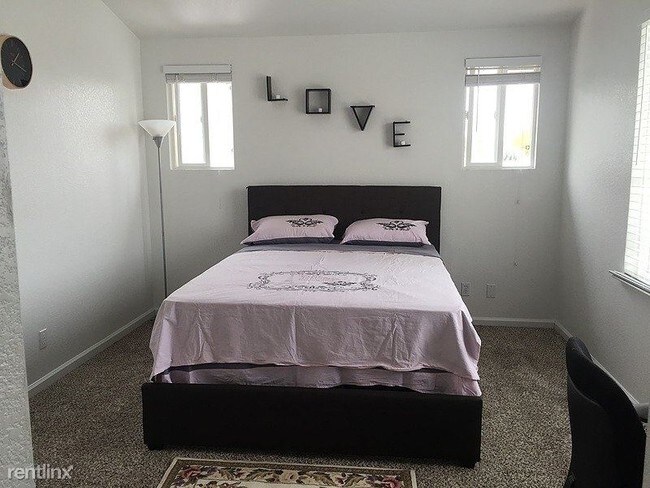 Foto del edificio - 4 br, 3 bath Townhome - 7425 High Point Lane