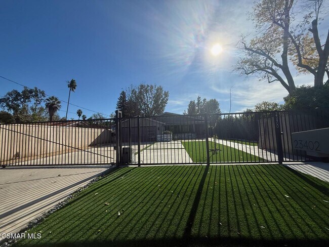 Building Photo - 23400 Collins St