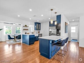 Building Photo - 250 Willowick Dr