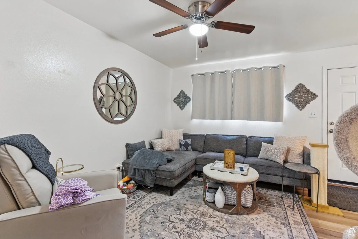Foto principal - 687 W Le Bon Cir