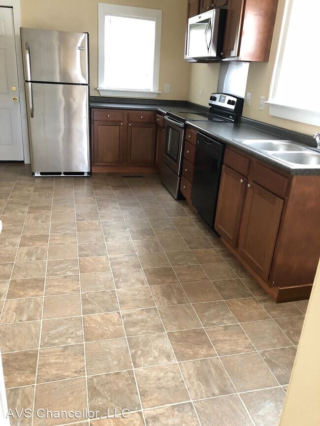 Foto del edificio - 3 br, 3 bath House - 2406 E. 4th St.