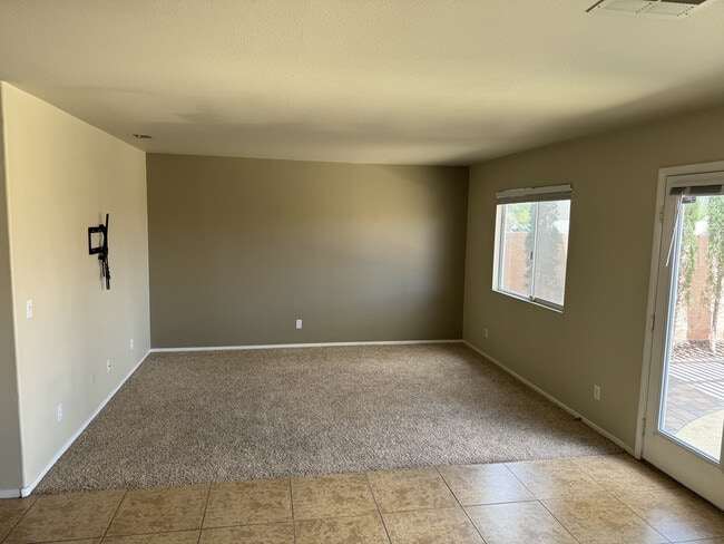 Building Photo - 1652 Sand Canyon Dr