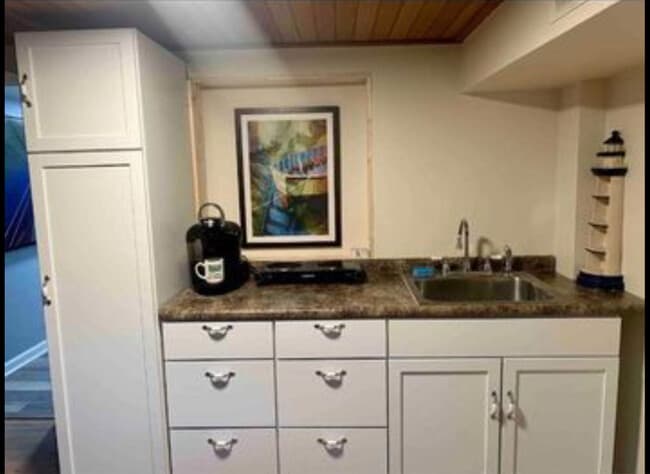 Building Photo - 7 Odess Ln