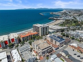 Building Photo - 512 Esplanade