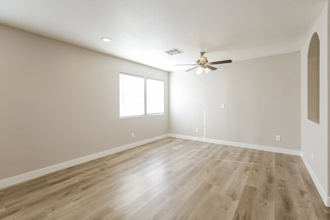 Building Photo - 4375 Coyote Crest Ct