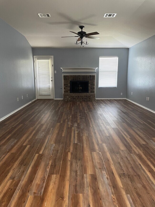 Sala de estar - 9804 Willowick Ave