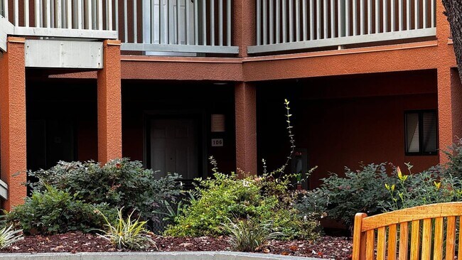 Foto del edificio - 2425 S Norfolk St