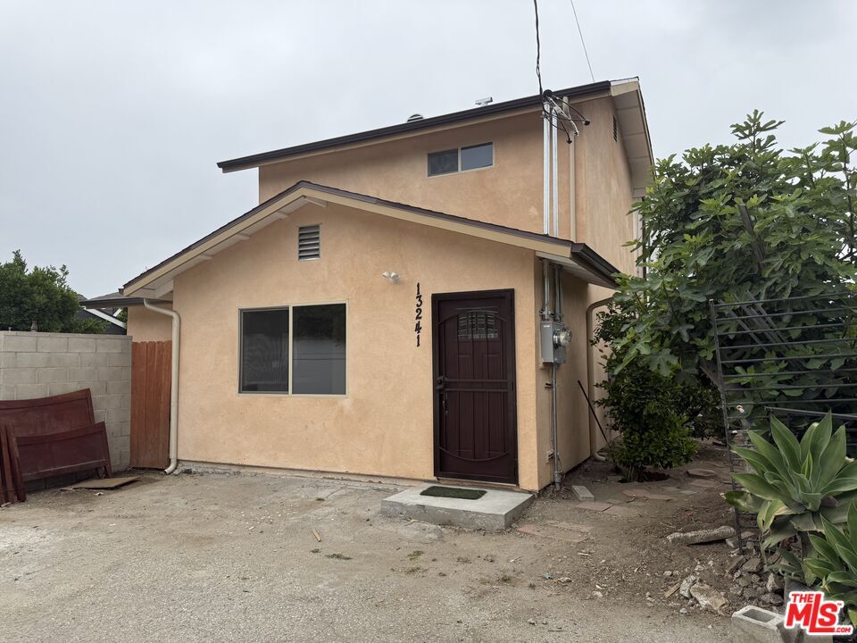 Foto principal - 5103 Longridge Ave