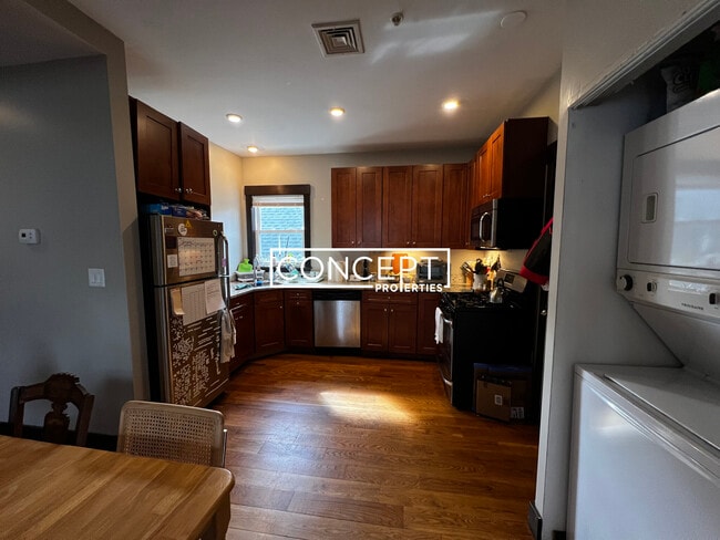 Building Photo - 46 Creighton St