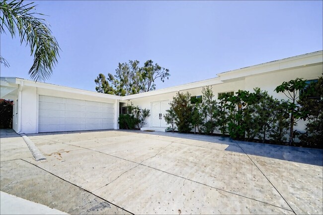 Building Photo - 1641 Tower Grove Dr