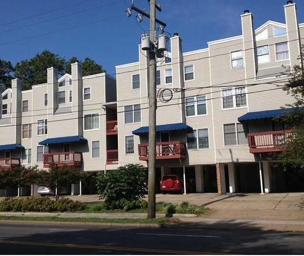 Primary Photo - 1301 Hampton Blvd