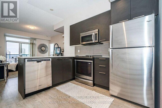 Building Photo - 88 Sheppard Ave E