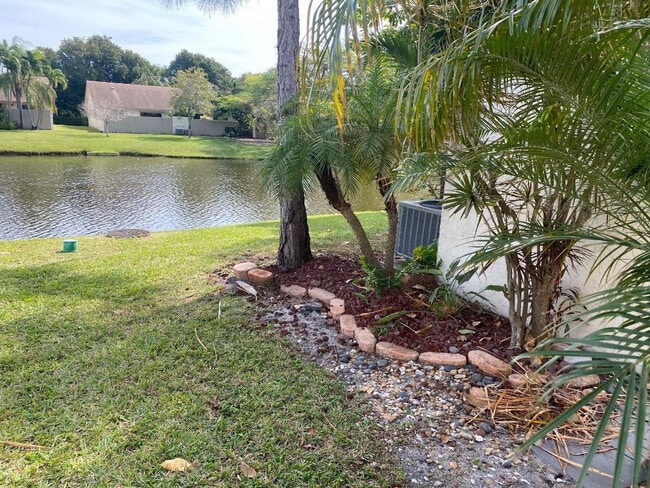 Building Photo - 3090 S Oakland Forest Dr
