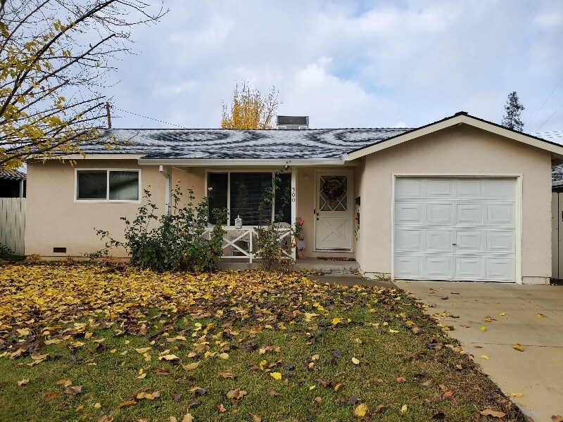 Primary Photo - 300 Brentwood Rd