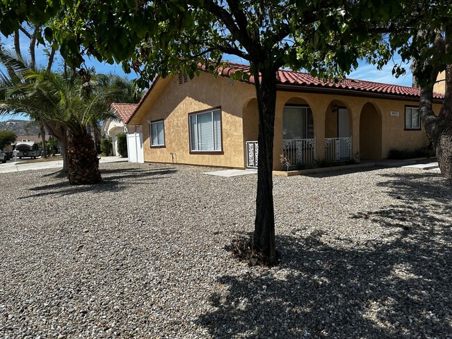 Building Photo - Freshly Updated 3bd/2ba home for rent!