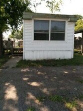 Building Photo - 140 N Pleasant Ave