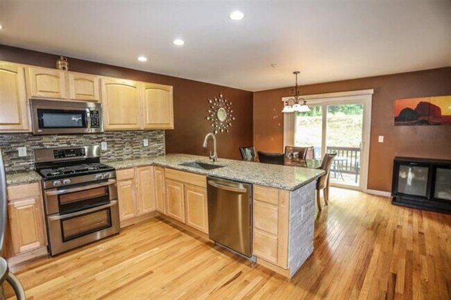 Foto del edificio - 1465 Hooksett Rd