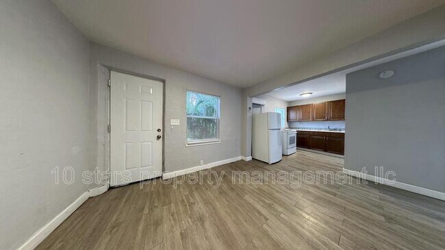 Foto del edificio - 2038 Queensboro Ave S