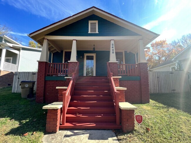 Foto del edificio - 2428 Jefferson Ave