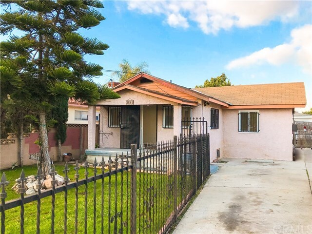 Building Photo - 3841 W 110th St