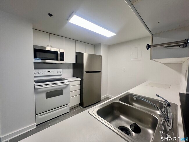 Foto del edificio - 127 Greyrock Pl