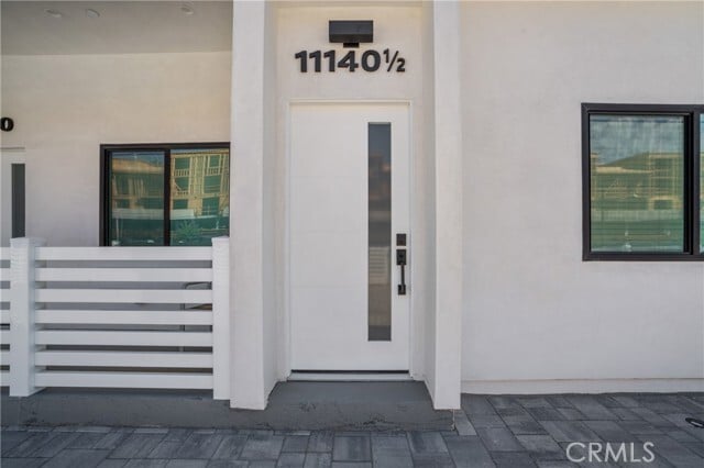 Foto del edificio - 11140 Woodley Ave