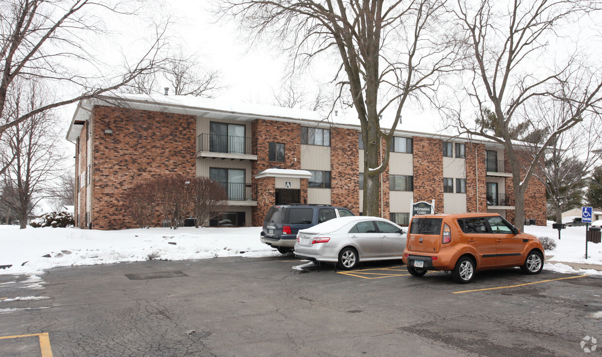 Primary Photo - Breckenridge Apartments