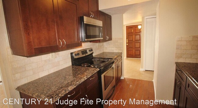 Foto del edificio - 3 br, 2 bath House - 225 S. Young Boulevard