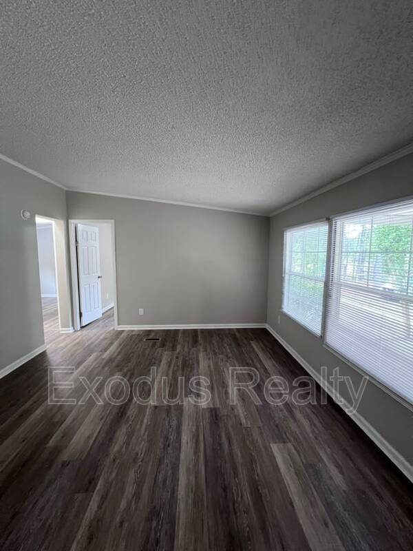 Foto del edificio - 141 Cherry Berry Ln