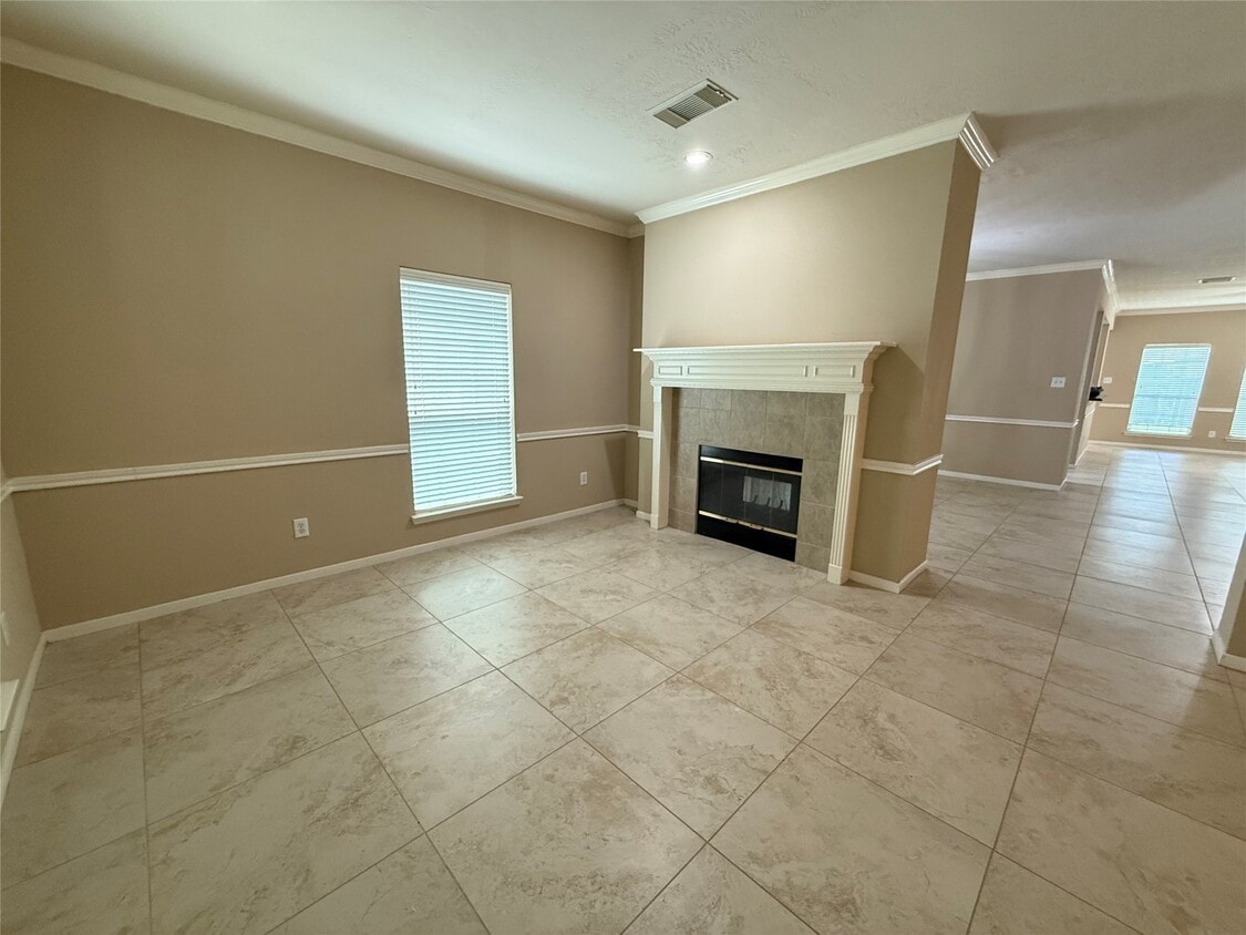 Building Photo - 14009 Hollow Canyon Ln