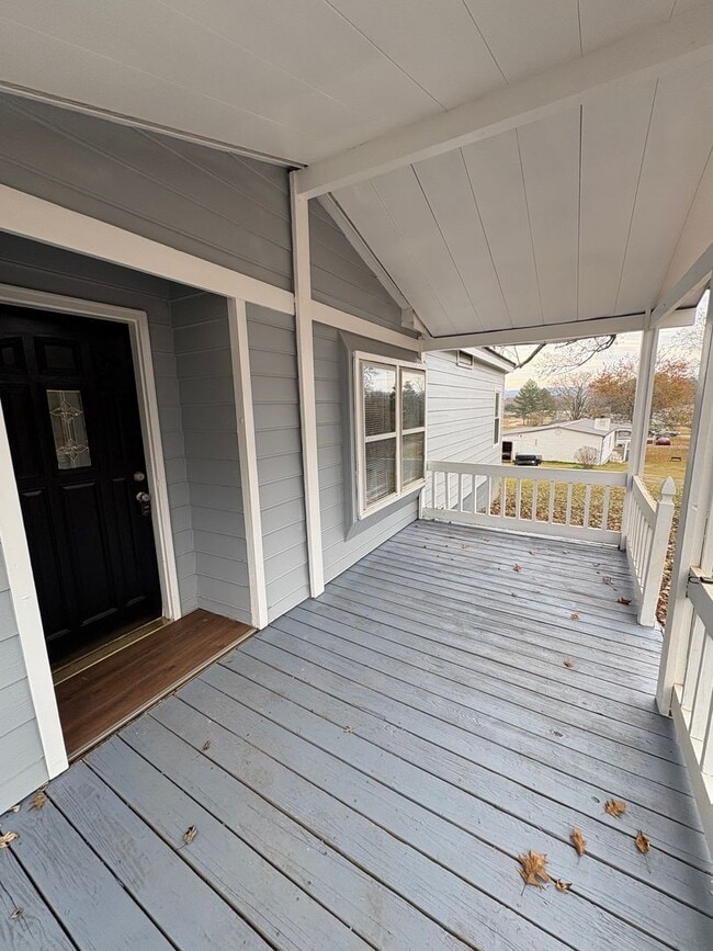 Building Photo - For Rent