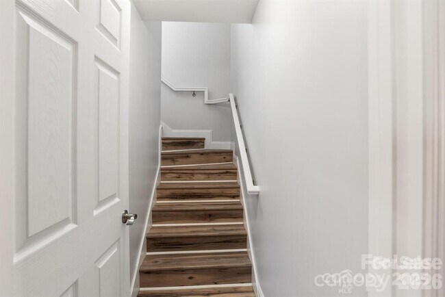 Foto del edificio - 135 Quinn Hill Ln