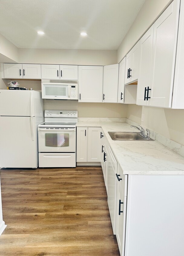 Primary Photo - Ivy Ridge Apartments 143-146