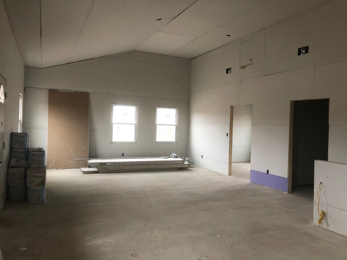 Living room - 4755 Holloway Rd