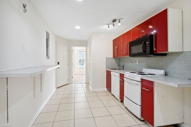 Foto del edificio - 4 br, 2 bath Triplex - 1708 N 18TH ST Unit A