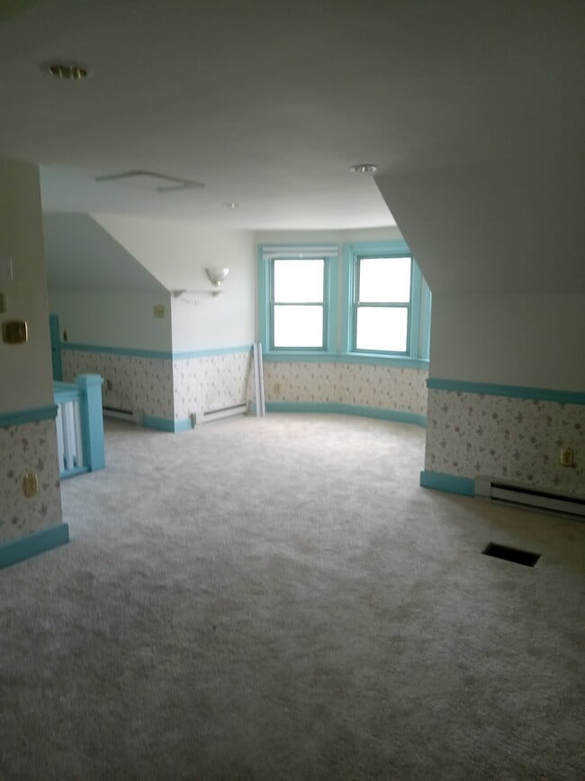Building Photo - 250 Wagner Ave