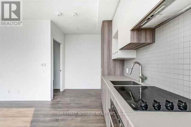 Building Photo - 898 Portage Pkwy