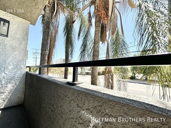 Foto del edificio - 11817 Victory Blvd