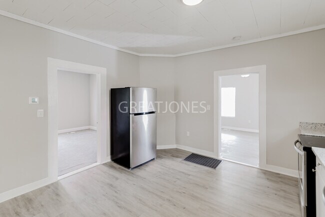 Foto del edificio - NOW OFFERING 1/2 MONTH FREE WITH A SIGNED ...