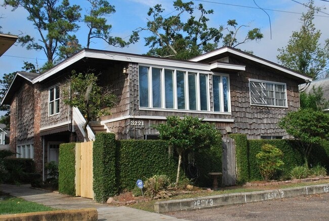 3221 Herschel St Front of Building - 3221 Herschel Street Townhome